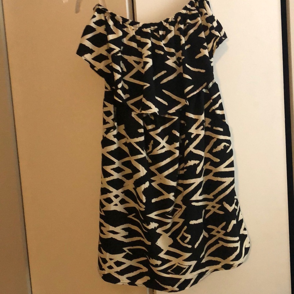 Strapless dress with ruffle top